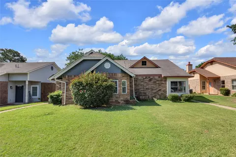 613 Canterbury St, Euless, TX 76039