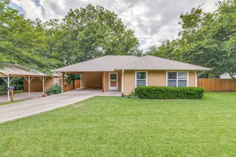 105 Pecan St, Whitesboro, TX 76273