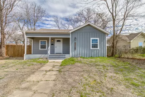 1110 Chestnut St, Bonham, TX 75418