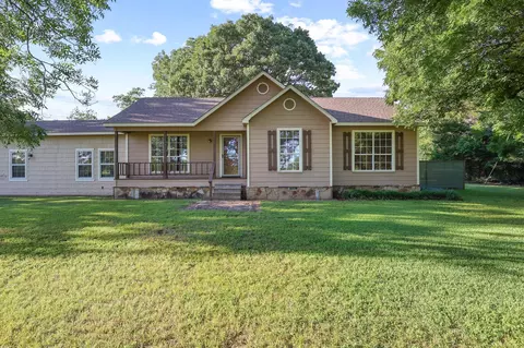 1045 Middle Rd, Denison, TX 75021