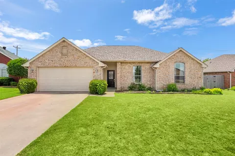 518 Valarie Ln, Midlothian, TX 76065