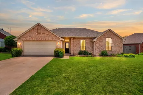 518 Valarie Ln, Midlothian, TX 76065