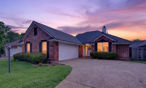 9073 Campfire Dr, Shreveport, LA 71115