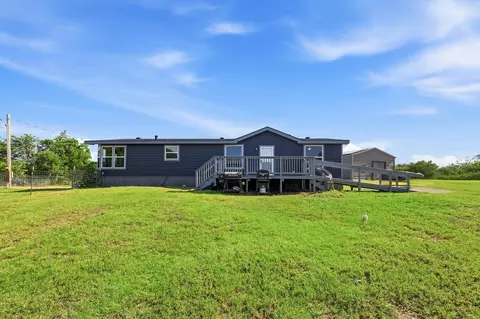 336 Cowboys Ln, Springtown, TX 76082