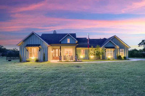 2047 Cedar Dr, Quinlan, TX 75474