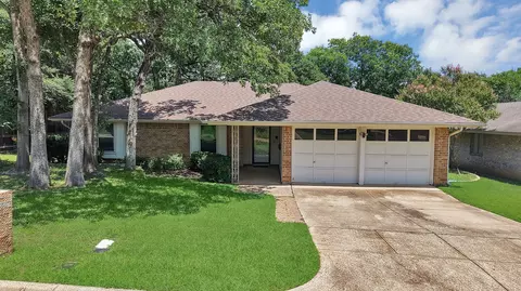 2505 Ironwood Ct, Arlington, TX 76016