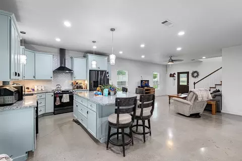 124 County Road 4511, Decatur, TX 76234