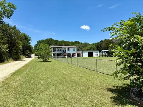 133 10th St, Whitney, TX 76692