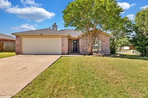 609 Lonestar Park Ln, Ponder, TX 76259