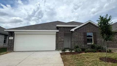 1060 Burnt Ranch Ln, Fort Worth, TX 76131