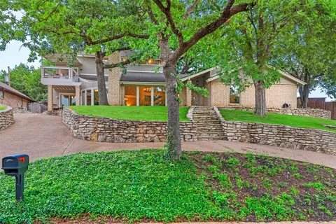 2605 Sunlight Dr, Arlington, TX 76006