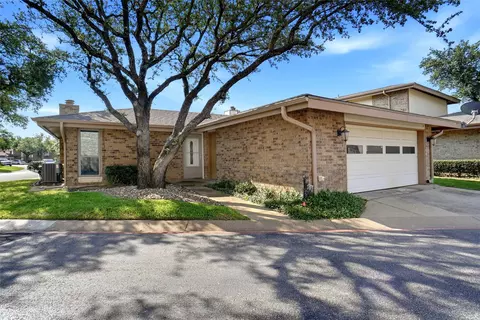 30 Park Ln, Bedford, TX 76021