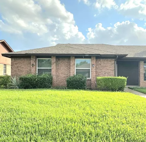 304 Cole St, Garland, TX 75040