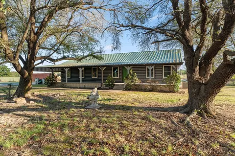 520 W Farm To Market Road 71, Mount Pleasant, TX 75455