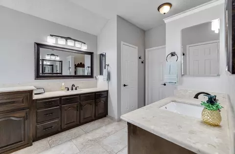 Bath - 3105 Chalkstone Dr, Rowlett, TX 75088 photo 3 of 4
