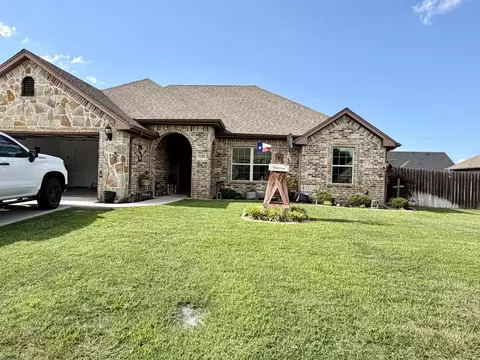 2105 Stonegate Blvd, Bridgeport, TX 76426