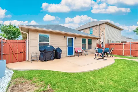 9032 Quarry Ridge Trl, Fort Worth, TX 76244
