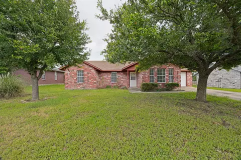 1009 Enlow Cir, Commerce, TX 75428