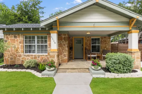 1116 S Montreal Ave, Dallas, TX 75208