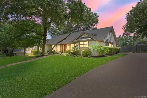 12000 Sandalwood Dr, Woodway, TX 76712