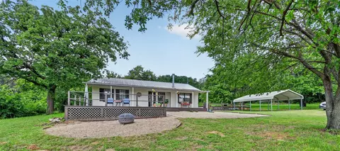 1300 Shannon Dr, Cleburne, TX 76031