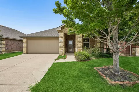 2429 Clairborne Dr, Fort Worth, TX 76177