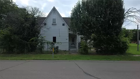 313 N Pearl St, Trenton, TX 75490