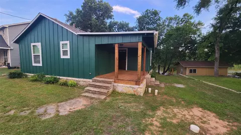 3307 Robinson Creek Dr, Granbury, TX 76048