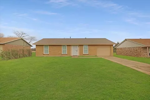 2114 Sunset Dr, Brookston, TX 75421