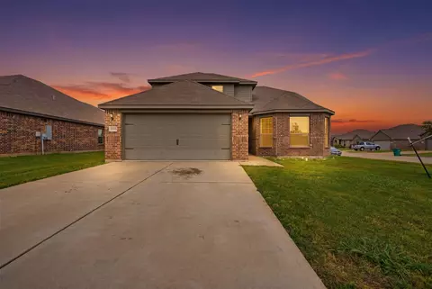 1000 Tumbleweed Trl, Crowley, TX 76036