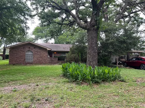 5207 Apache Ct, Granbury, TX 76049