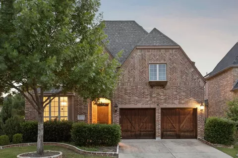 6119 Mulholland Dr, Irving, TX 75039