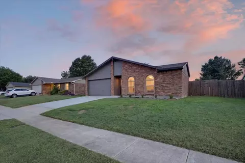 4121 Blue Flag Ln, Fort Worth, TX 76137