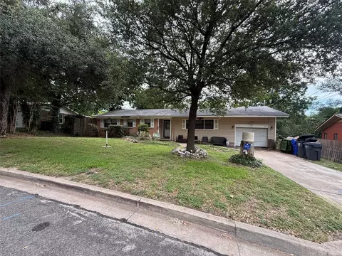 2324 Oak Cliff Dr, Waco, TX 76710