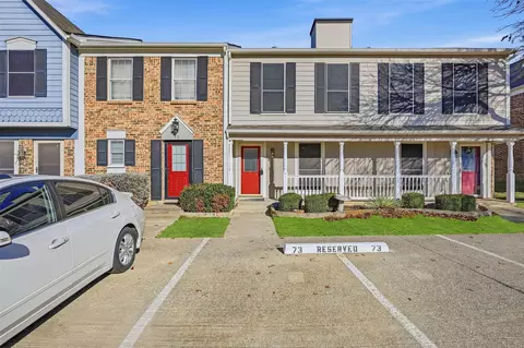 73 Winchester Dr, Euless, TX 76039
