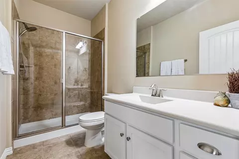 Bath - 2105 Austin Ln, Prosper, TX 75078 photo 5 of 5