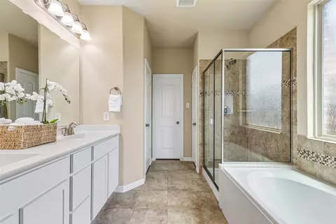 Bath - 2105 Austin Ln, Prosper, TX 75078 photo 1 of 5