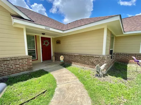 Exterior - 1005 Terrace Dr, Bangs, TX 76823 photo 3 of 7