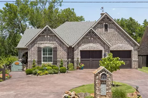 523 S Dallas St, Van Alstyne, TX 75495