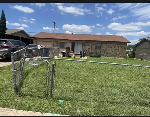 914 Pleasant Valley Rd, Garland, TX 75040