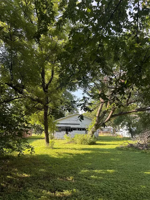 420 E Denton St, Howe, TX 75459