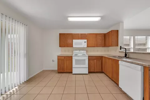 Kitchen - 9237 Monument Ct, Fort Worth, TX 76244 photo 2 of 2