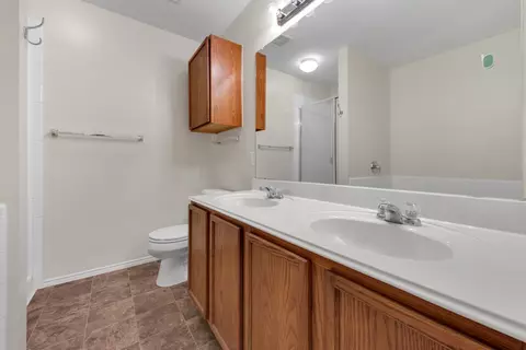 Bath - 9237 Monument Ct, Fort Worth, TX 76244 photo 1 of 3