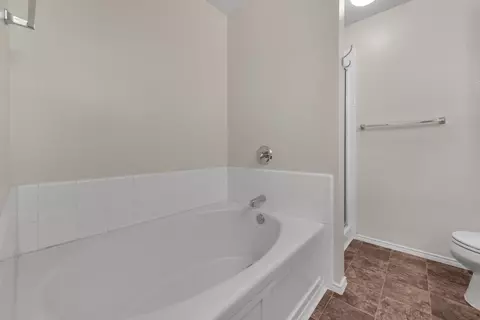 Bath - 9237 Monument Ct, Fort Worth, TX 76244 photo 2 of 3