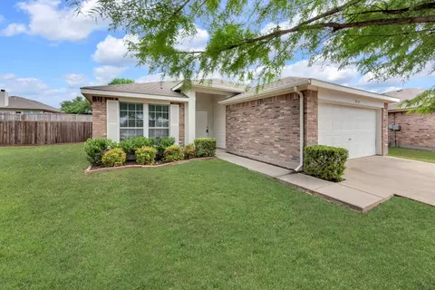 Exterior - 9237 Monument Ct, Fort Worth, TX 76244 photo 2 of 5