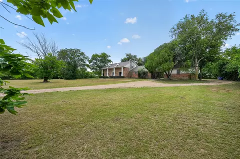 928 E Bear Creek Rd, Glenn Heights, TX 75154