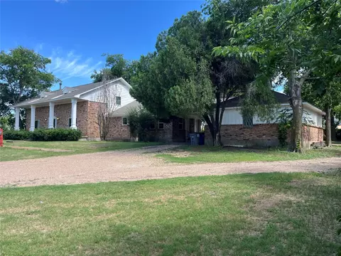 928 E Bear Creek Rd, Glenn Heights, TX 75154