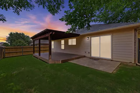 3900 Oceanview Dr, Denton, TX 76208