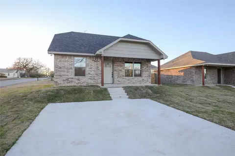 901 N Barrett Ave, Denison, TX 75020