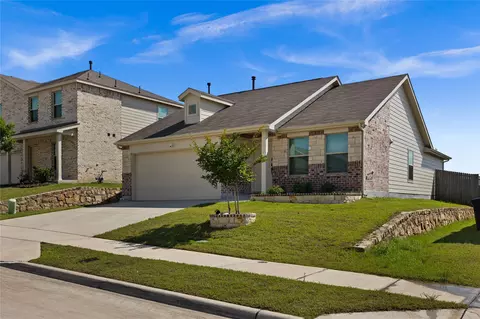 8324 Hollow Bend St, Fort Worth, TX 76123